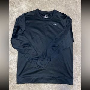 Black Nike pull over crew neck